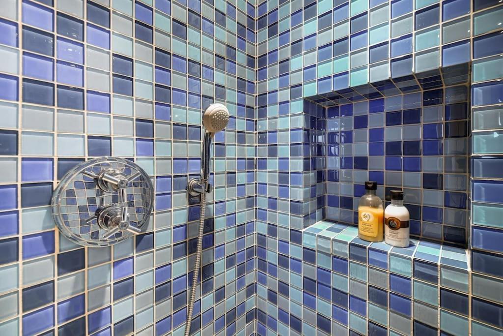 Big Stylish And Modern Apartment In Madrid Centre Buitenkant foto