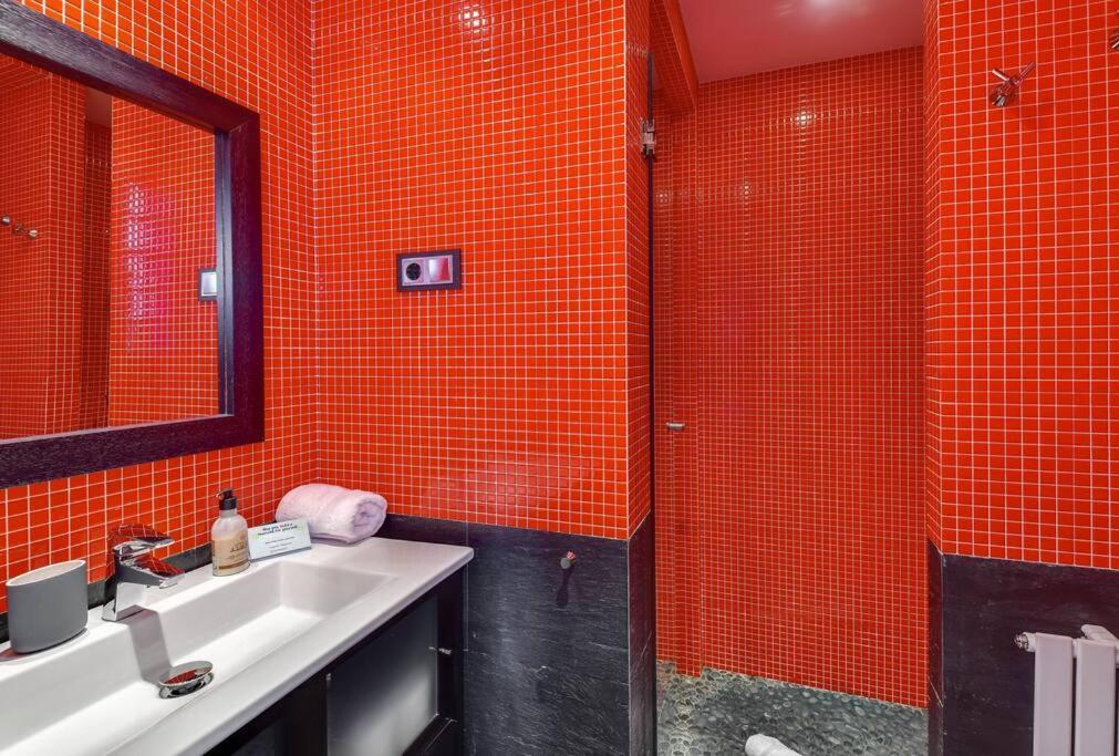 Big Stylish And Modern Apartment In Madrid Centre Buitenkant foto