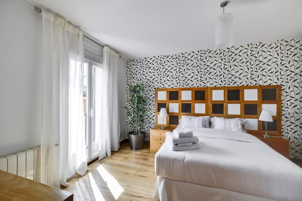 Big Stylish And Modern Apartment In Madrid Centre Buitenkant foto