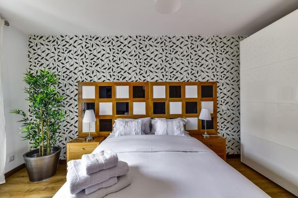 Big Stylish And Modern Apartment In Madrid Centre Buitenkant foto