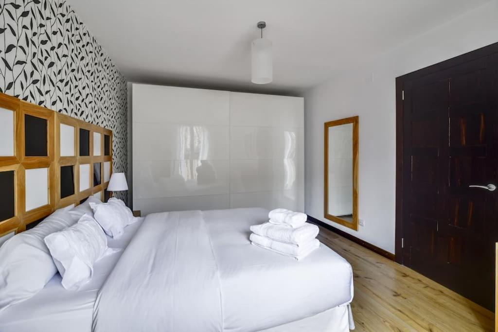 Big Stylish And Modern Apartment In Madrid Centre Buitenkant foto